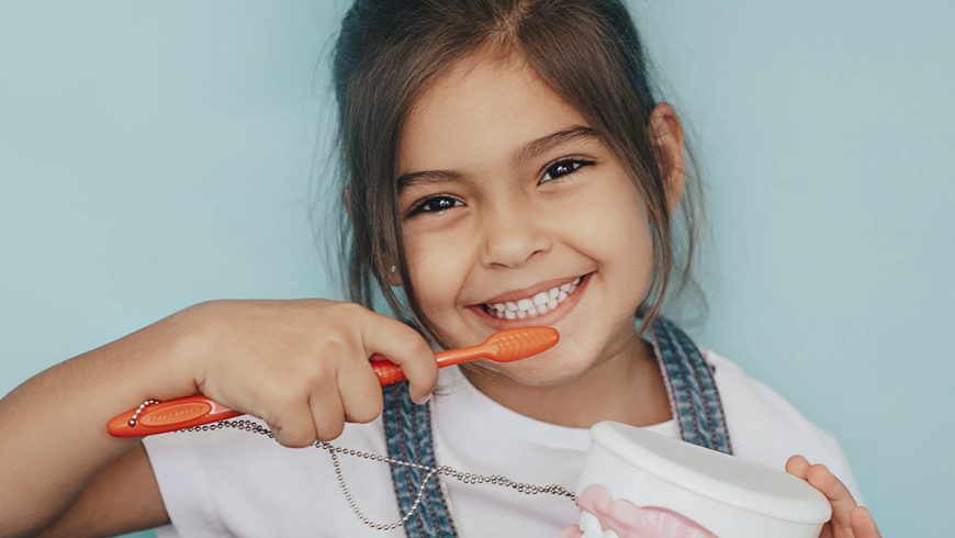 ¿Cuándo realizar la primera visita al dentista?