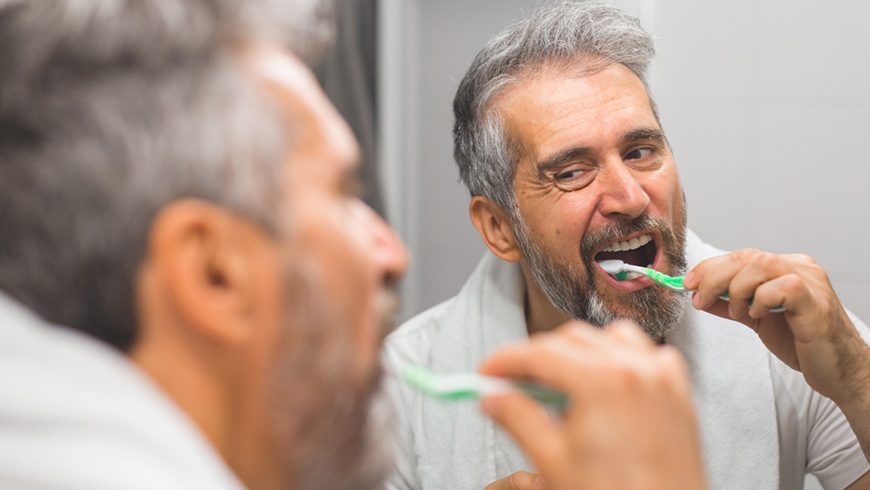 ¿Cómo cuido mis implantes dentales?