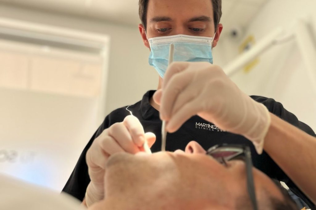Exploración profunda para conocer su salud bucodental.