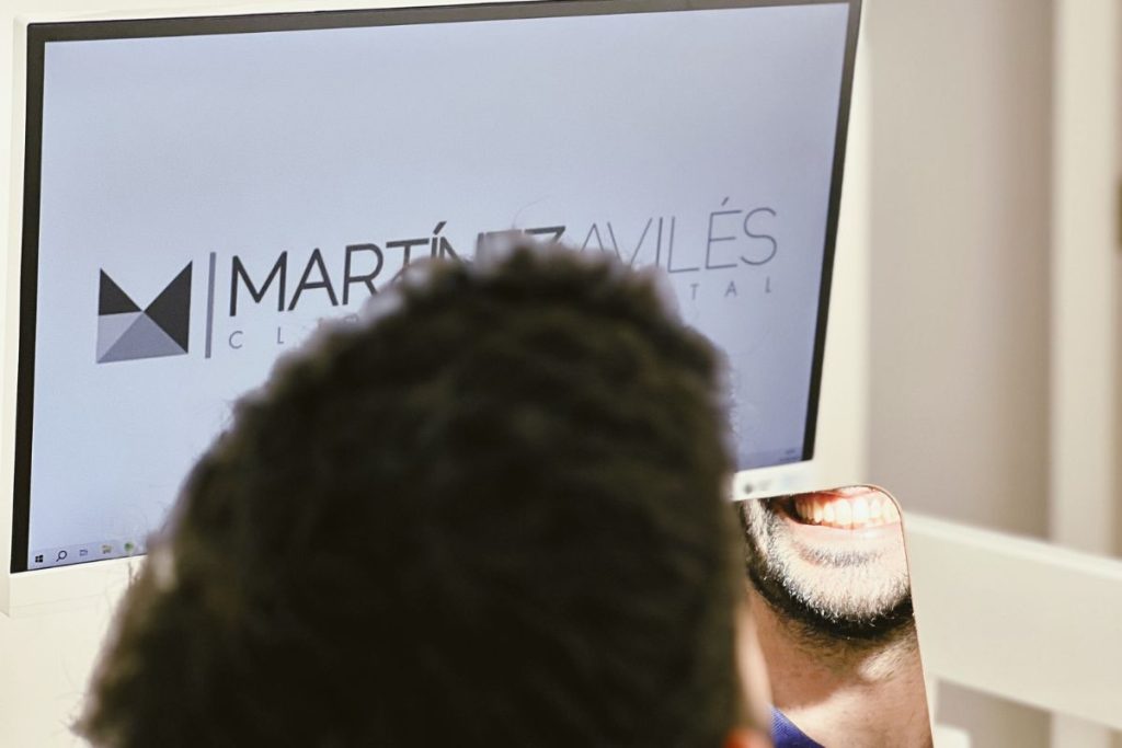 Primera consulta gratis en Clínica Dental Martínez Avilés en Torremolinos.